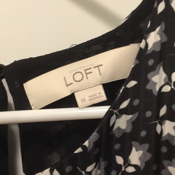 The Loft Flowy Tank Top - Picture 4 of 4